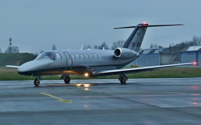 File:Departure in the rainy weather to Belgium.jpg - Wikimedia Commons