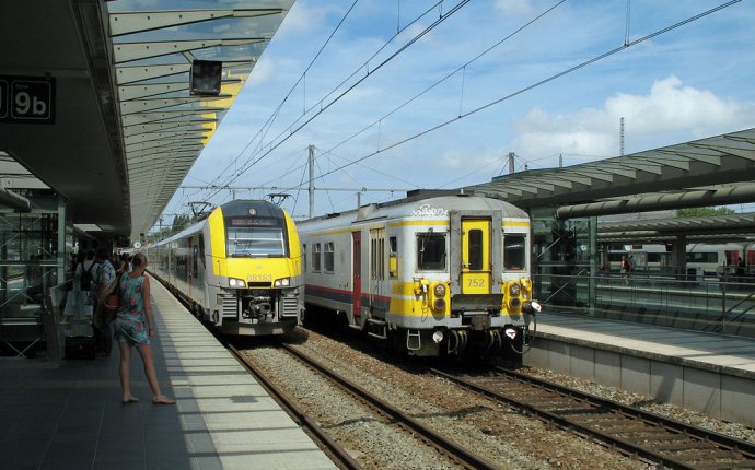 File:SNCB EMU752 R03.jpg - Wikimedia Commons