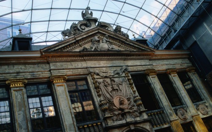 Getting around Brussels on local transport - Lonely Planet