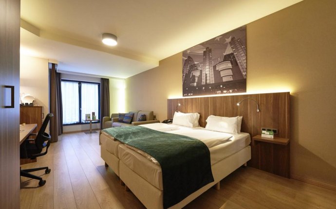 Holiday Inn Brussels-Schuman, Belgium - Booking.com