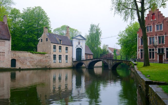 Minnewater in Bruges, | Expedia