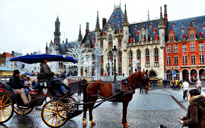 Walking Through Bruges at Christmas