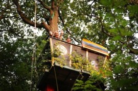 treehouses, love nest, Time Circus, Air Hotel, recycled materials, solar-power, Belgium, green design, sustainable design, eco-design, high-flying hotel rooms, eco-tourism